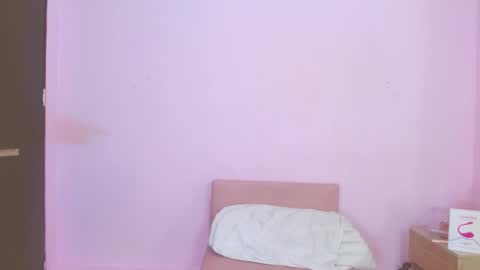 Snapshot of kiitty_horny_ chatting on October 21, 12:31 pm Melody online show from October 21, 12:31 pm