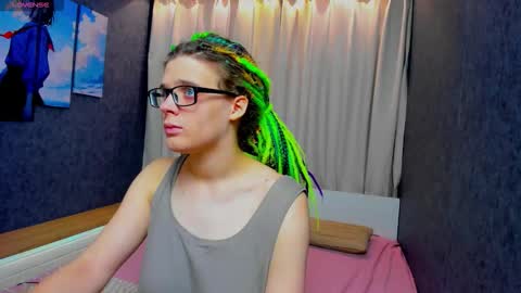 Kiki online show from October 3, 10:09 am