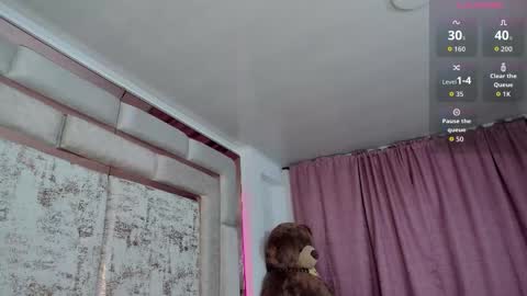 Nicole. online show from November 2, 5:00 am