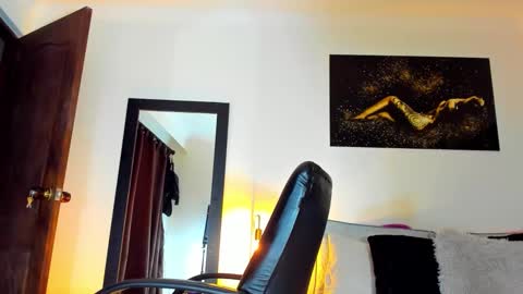 Kimberly Banks online show from November 26, 10:27 am