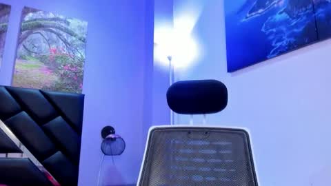 Kimberly Villalobos online show from January 8, 11:47 am