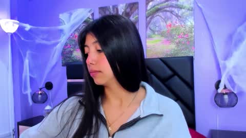 Kimberly Villalobos online show from November 10, 11:38 am