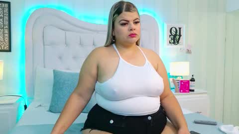 KimBrooks online show from November 15, 11:00 am