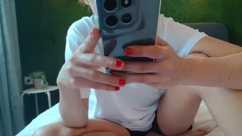 Kim  online show from February 3, 2:33 pm