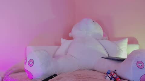 Kim  online show from November 20, 8:43 pm