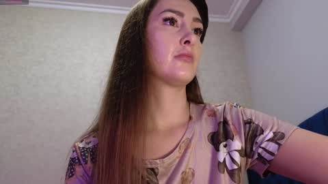 Kimmie online show from November 18, 7:04 pm