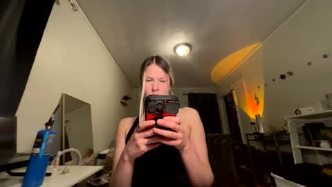 kimmywonderland online show from October 21, 4:49 am