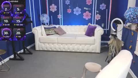 Kira Kennet online show from November 2, 11:57 am