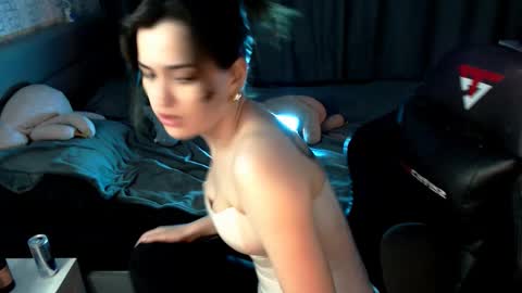 Kira  follow me  online show from October 31, 10:58 pm