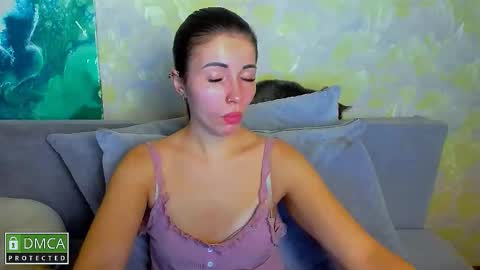 kiraa sunny online show from November 19, 7:36 pm