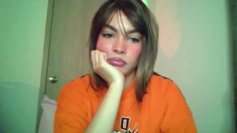 Snapshot of kiri_cute chatting on October 22, 5:01 am Kiri online show from October 22, 5:01 am