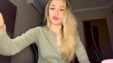 kirstinenter online show from February 22, 10:16 am