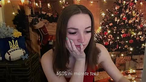 Snapshot of kiss_shy chatting on December 31, 8:04 am Valeria online show from December 31, 8:04 am