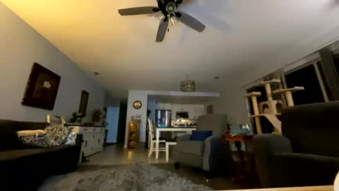 Kissah Kreampuff online show from January 6, 2:37 am