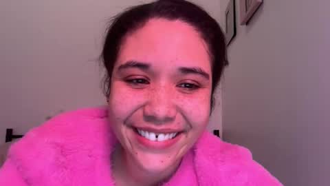 Kiss  Currency online show from January 16, 5:03 am