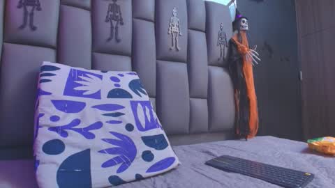 BELLA FLAME online show from October 31, 8:13 pm