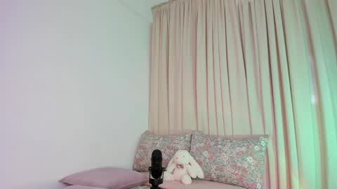 sophie online show from December 4, 6:52 pm