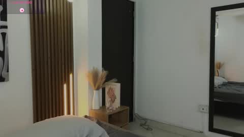 Kitty Bombon online show from November 10, 10:05 pm