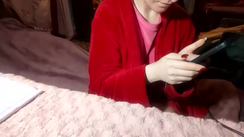 Kitti online show from February 15, 3:33 pm