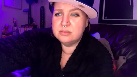 Bella Blue BBW online show from December 31, 3:01 am