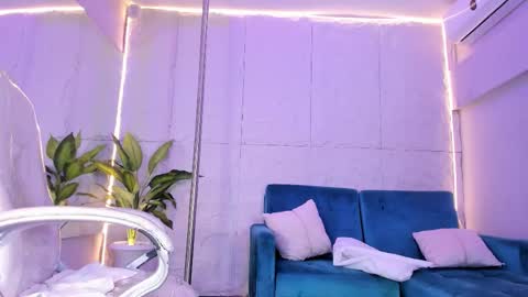 Kitty online show from October 25, 5:15 am