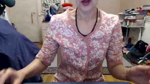 KiuminBerry online show from March 7, 9:51 am