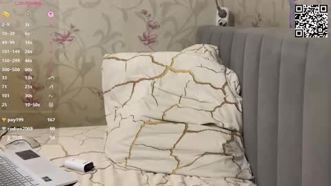 Louise and Mark online show from November 30, 1:59 pm