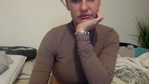 koyoteej online show from January 10, 10:46 pm