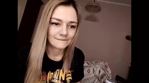 Snapshot of krisssexi chatting on February 4, 6:36 am KrissSexi online show from February 4, 6:36 am