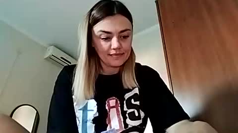 Snapshot of krisssexi chatting on September 24, 3:49 am KrissSexi online show from September 24, 3:49 am