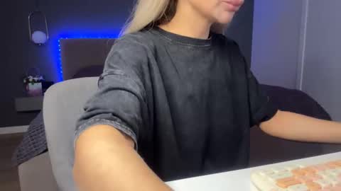 Kristi online show from September 9, 4:12 am