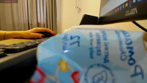 kristyvegas online show from October 22, 7:57 am