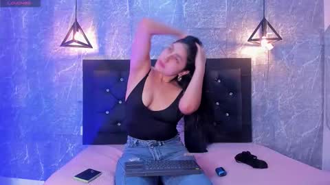 Snapshot of krystal_taylor23 chatting on September 25, 10:25 am Kystal Taylor online show from September 25, 10:25 am