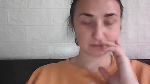 Snapshot of kusia032132 chatting on October 24, 7:04 am kusia032132 online show from October 24, 7:04 am