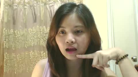 its me KYLIE online show from September 21, 6:06 pm