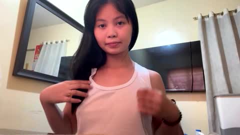 its me KYLIE online show from November 22, 1:41 am