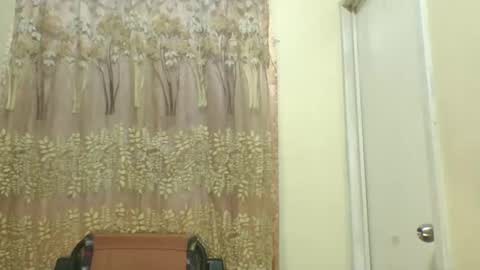 its me KYLIE online show from October 20, 2:53 pm