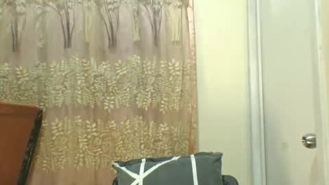 its me KYLIE online show from September 19, 2:16 pm