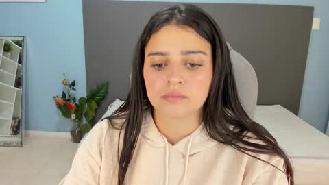 Snapshot of kylie_reyes chatting on October 21, 7:29 pm Kylie Reyes  online show from October 21, 7:29 pm