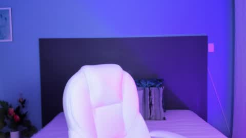 Snapshot of kylie_reyes chatting on December 4, 8:07 pm Kylie Reyes  online show from December 4, 8:07 pm