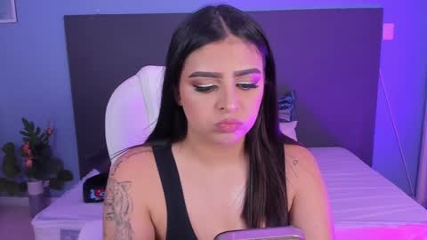 Snapshot of kylie_reyes chatting on December 31, 5:51 pm Kylie Reyes  online show from December 31, 5:51 pm