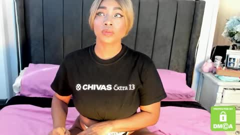 kylie white boobs online show from September 17, 8:07 pm