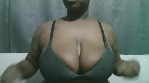 lady_dearra online show from October 19, 2:13 am