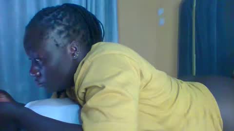 lindah32 online show from October 7, 12:59 am