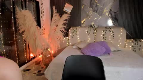 Lady  online show from January 8, 4:49 am