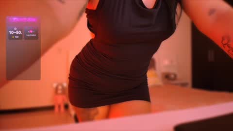 lalablack1_ online show from January 15, 11:51 pm