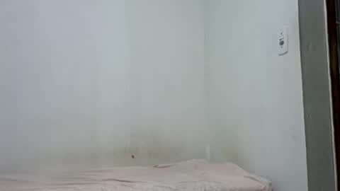 Snapshot of laly1010 chatting on January 30, 12:37 pm laly1010 online show from January 30, 12:37 pm