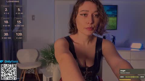 Snapshot of lanabosch chatting on February 3, 12:58 am Lana online show from February 3, 12:58 am