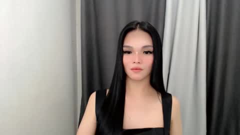 lanawyatt_ online show from November 3, 3:49 pm