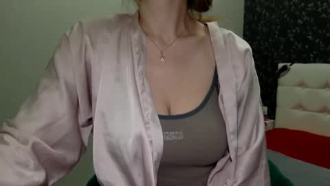 langoria online show from March 1, 4:22 pm